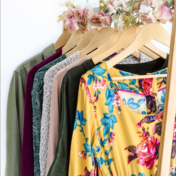 Welcome to Holly’s Hanger! - Picture 2 of 2